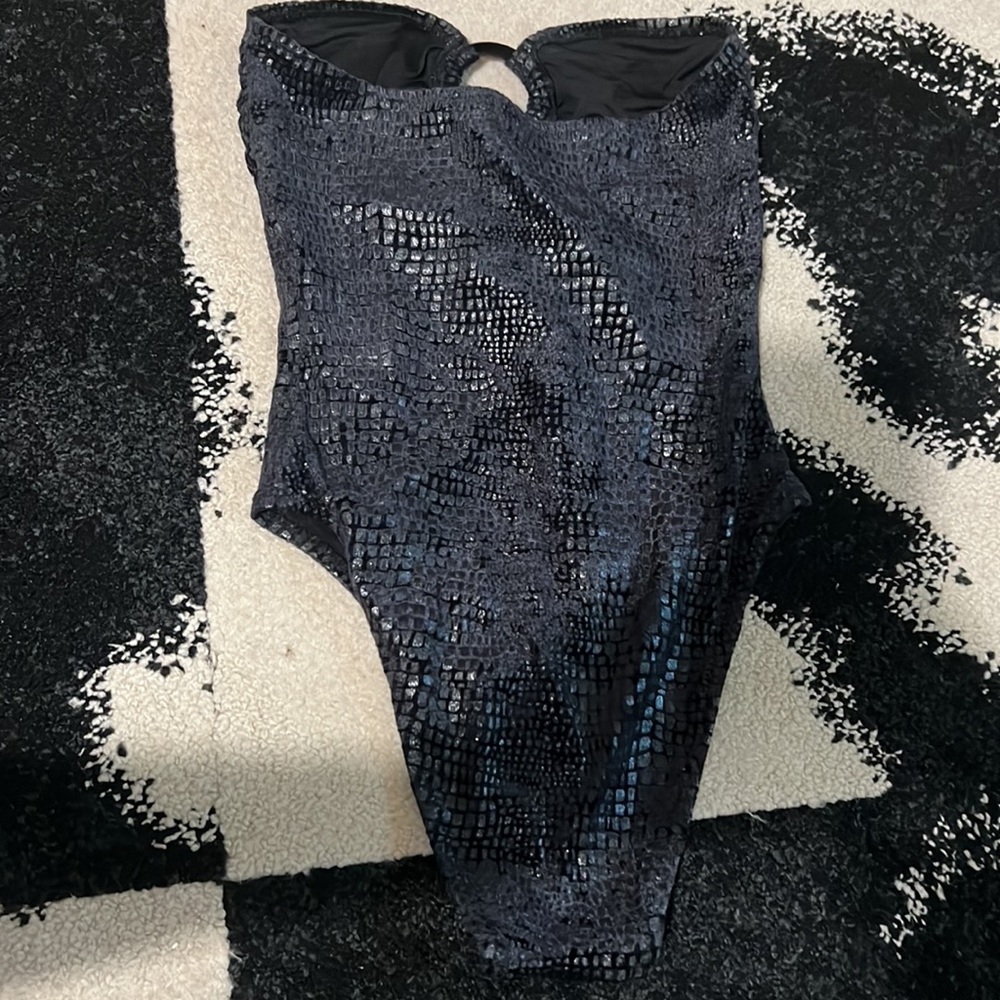 Solid & Striped One Piece Strapless Bathing Suit … - image 3